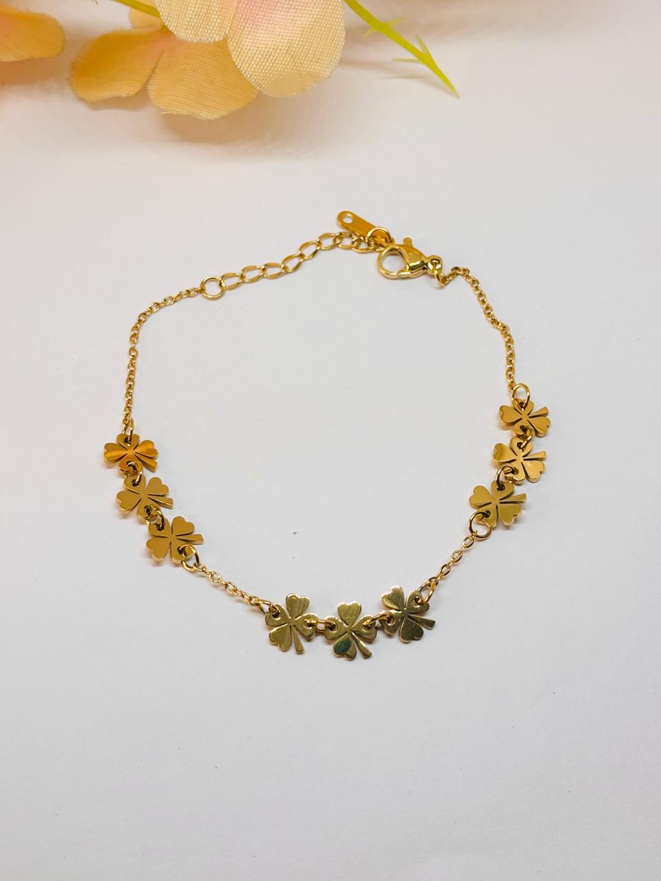 IRAZ 18k Gold Plated Anti-Tarnish Four-Leaf Clover Bracelet