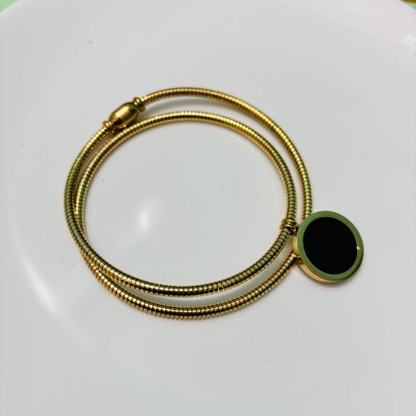 IRAZ 18k Gold Plated Anti-Tarnish Double Sided Round Black and White Pendant Necklace